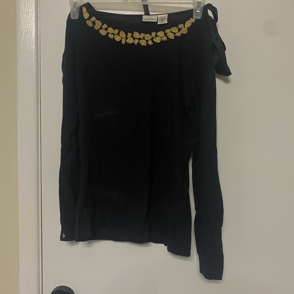 Newport News Black Top with Gold Accents